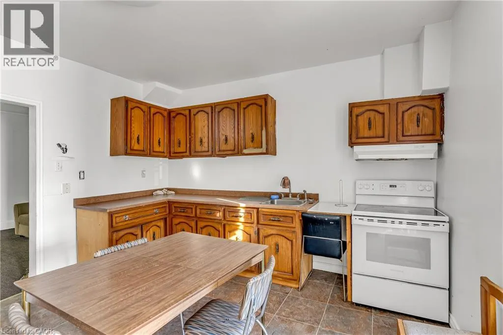 1304 -1306 KING Street E