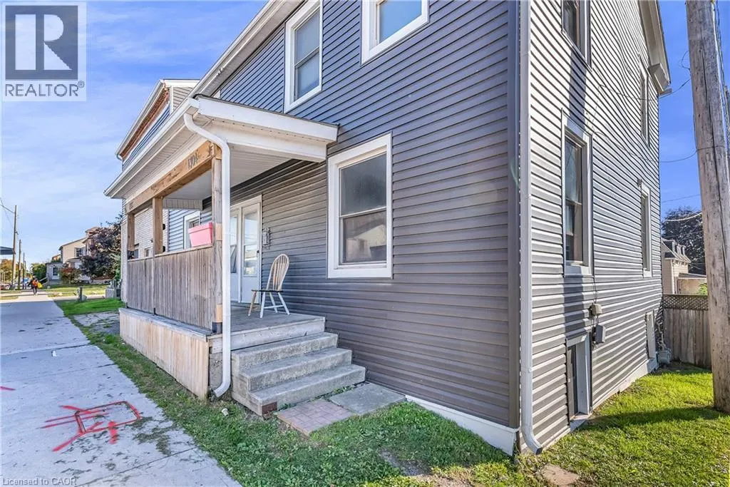1304 -1306 KING Street E