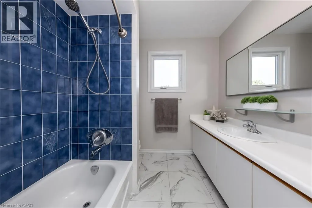 223 RIVER OAKS Boulevard W