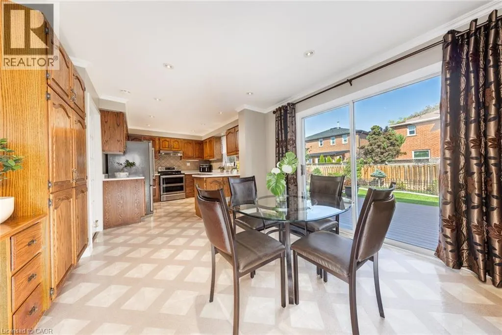 223 RIVER OAKS Boulevard W