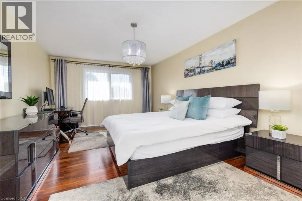 223 RIVER OAKS Boulevard W