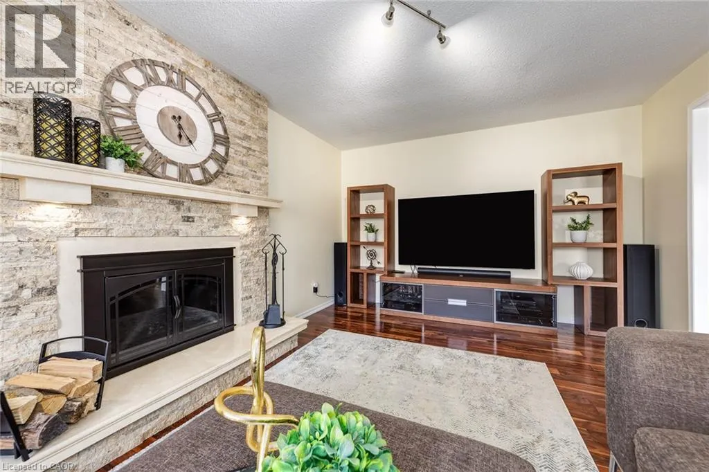 223 RIVER OAKS Boulevard W