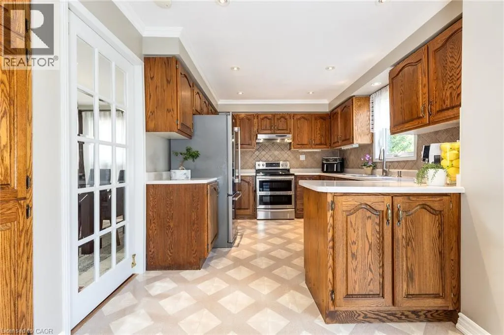 223 RIVER OAKS Boulevard W