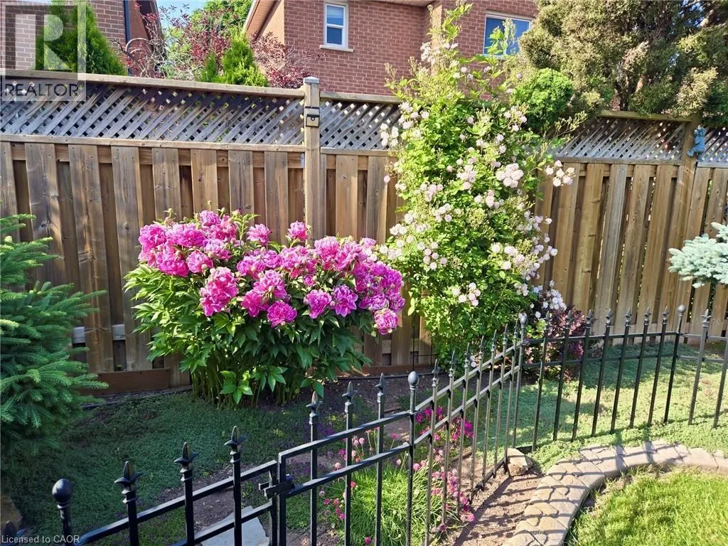 223 RIVER OAKS Boulevard W