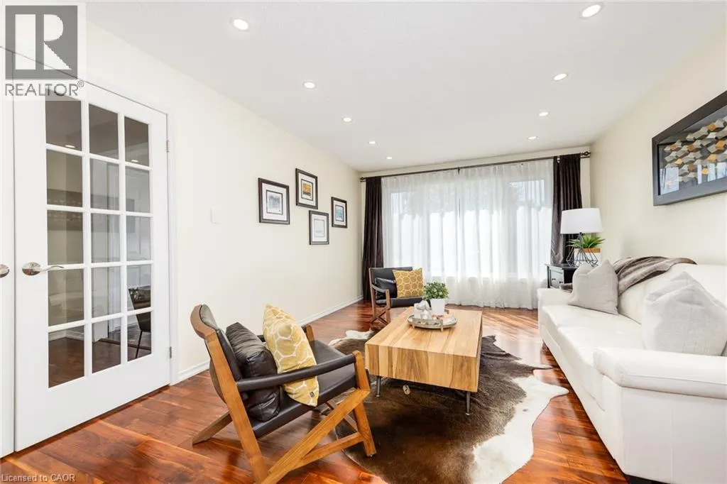 223 RIVER OAKS Boulevard W