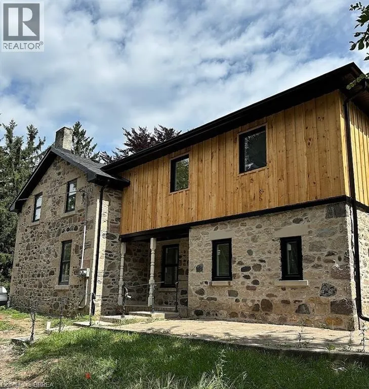 33 ISLINGTON Avenue
