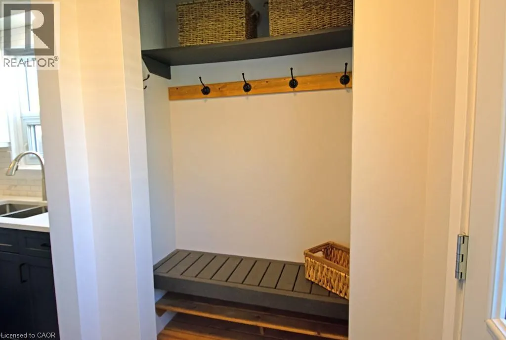 7 GAITWIN Street