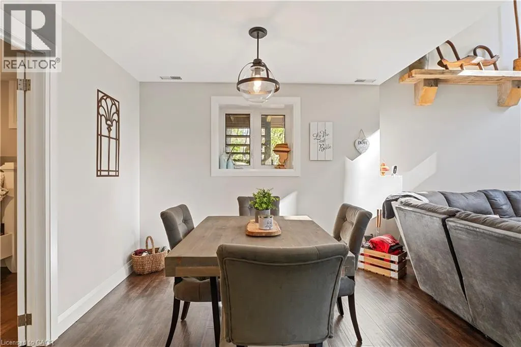 8 15TH Avenue