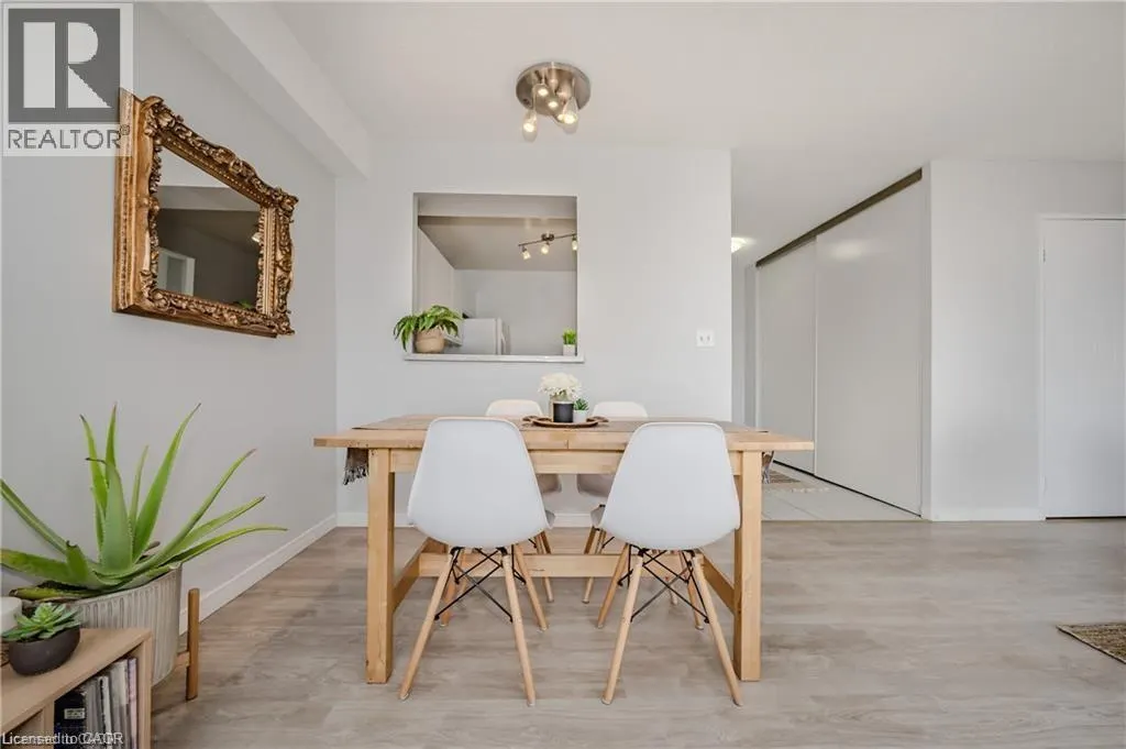 18 HOLBORN Court Unit# 503, #503