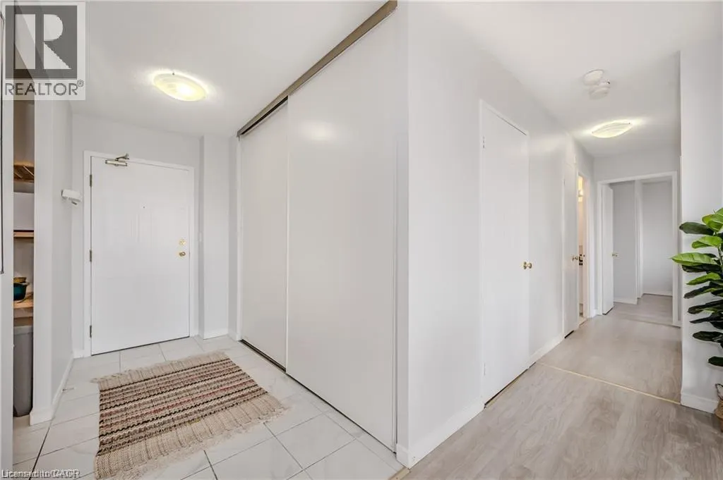 18 HOLBORN Court Unit# 503, #503