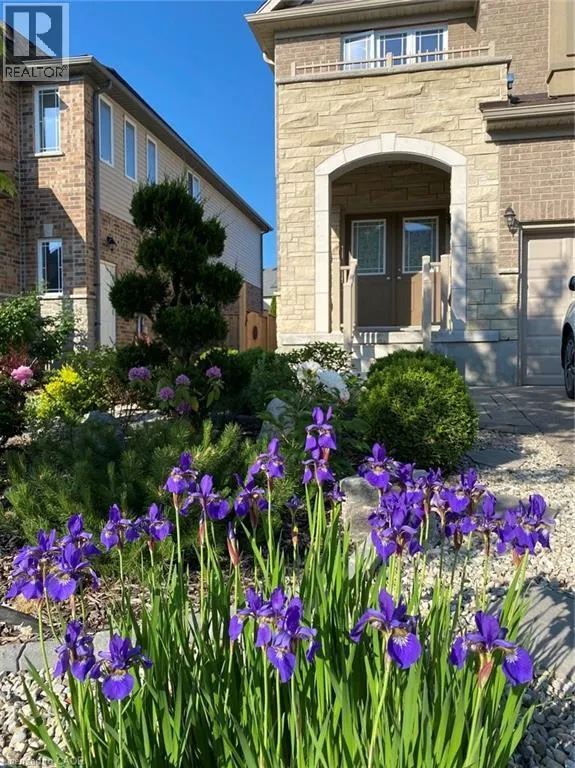 130 COOPERSHAWK Street