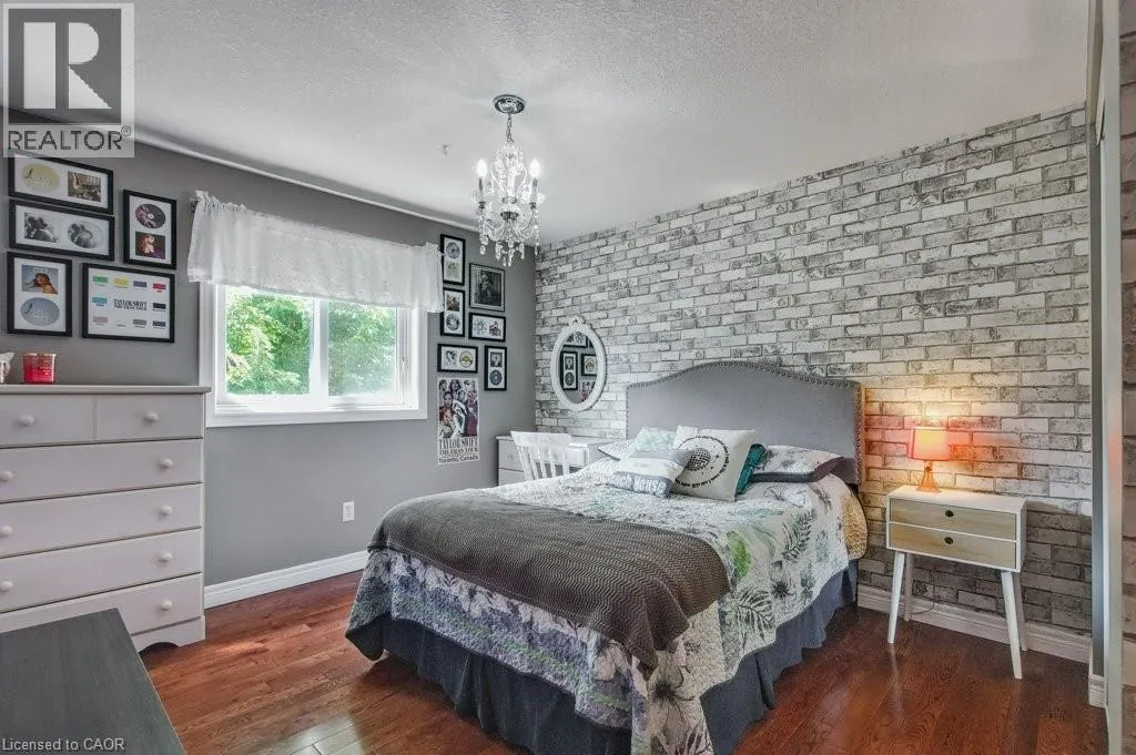 19 APPLE RIDGE Drive