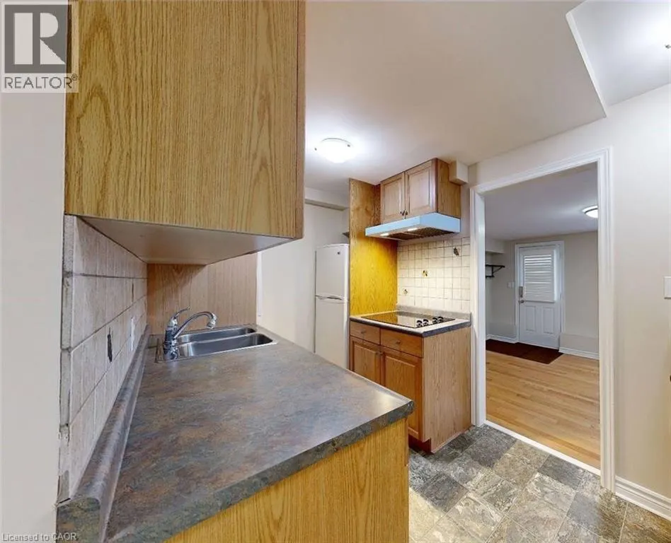 119 MAIN Street W