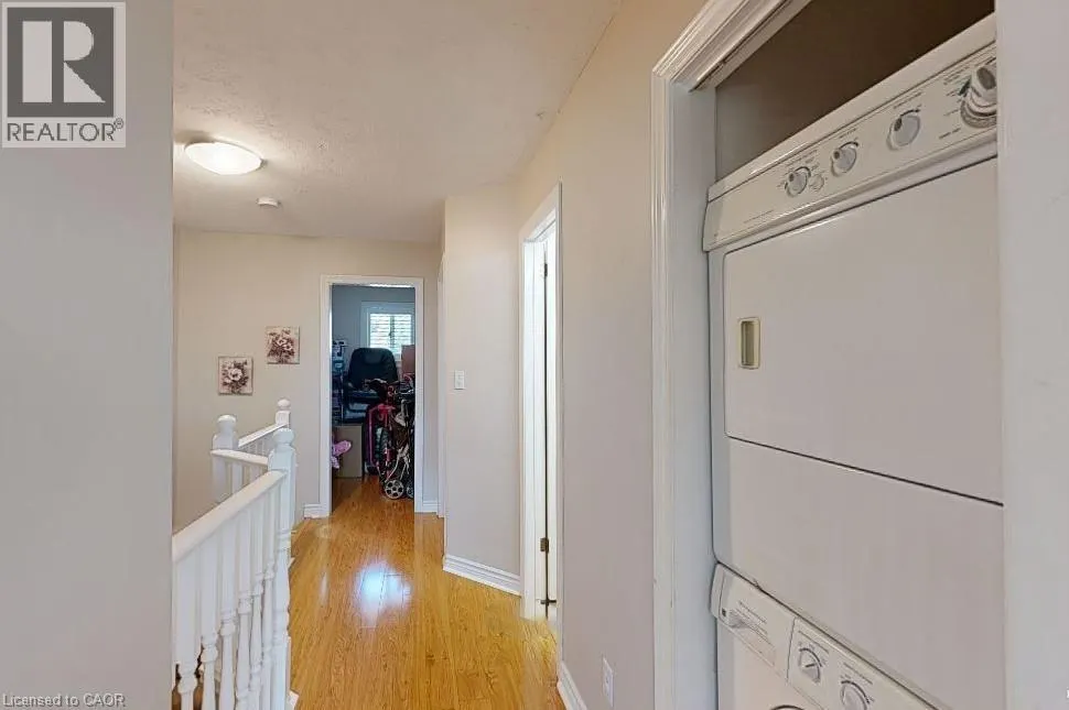 119 MAIN Street W