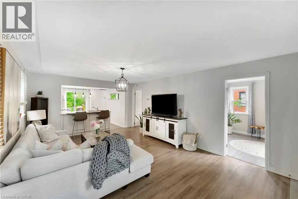 2387 GLENWOOD SCHOOL Drive