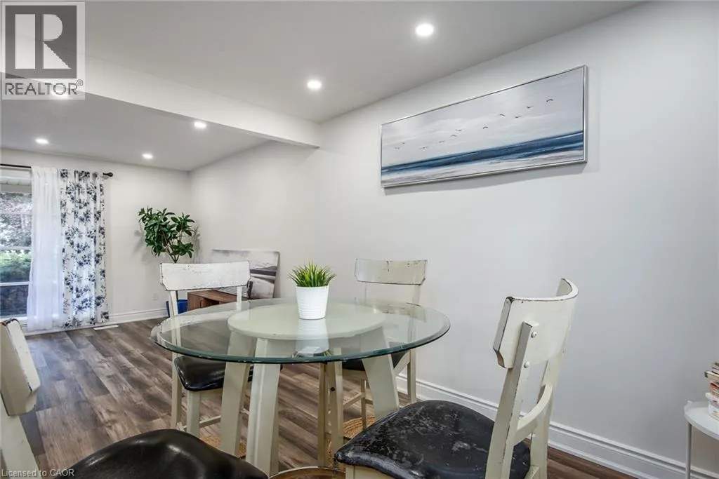 389 DUNVEGAN Drive