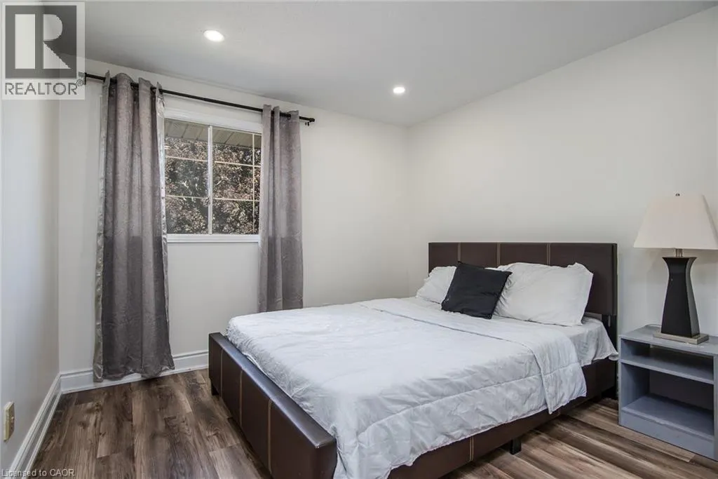389 DUNVEGAN Drive