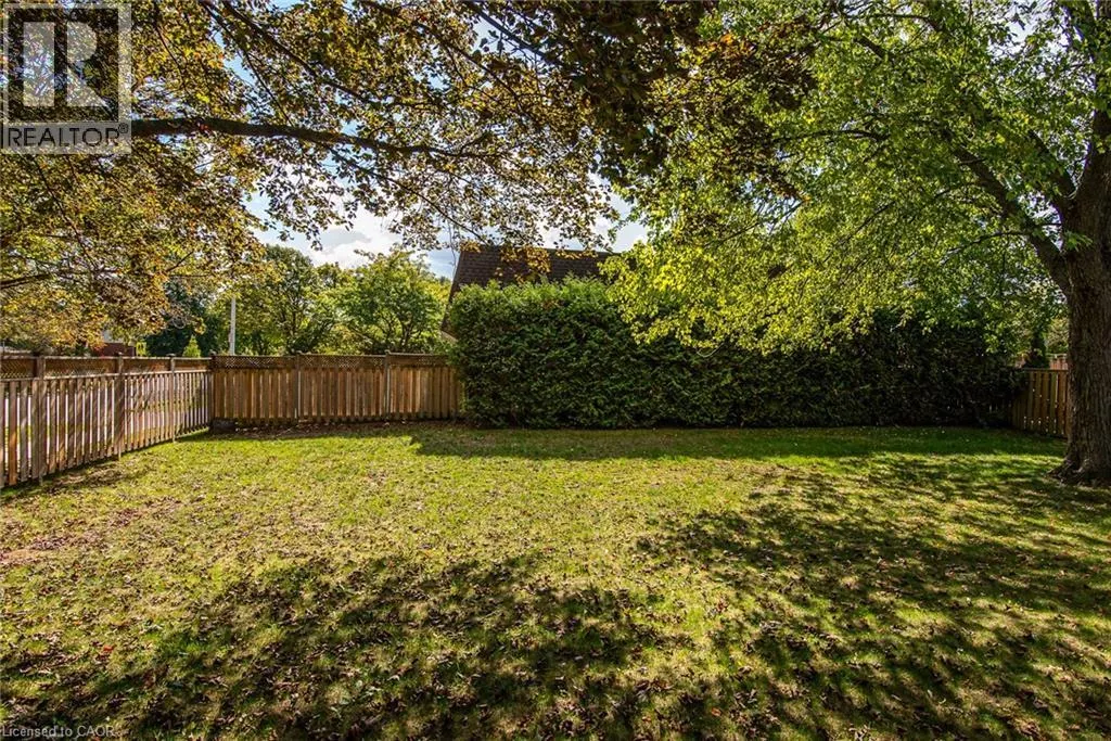 389 DUNVEGAN Drive
