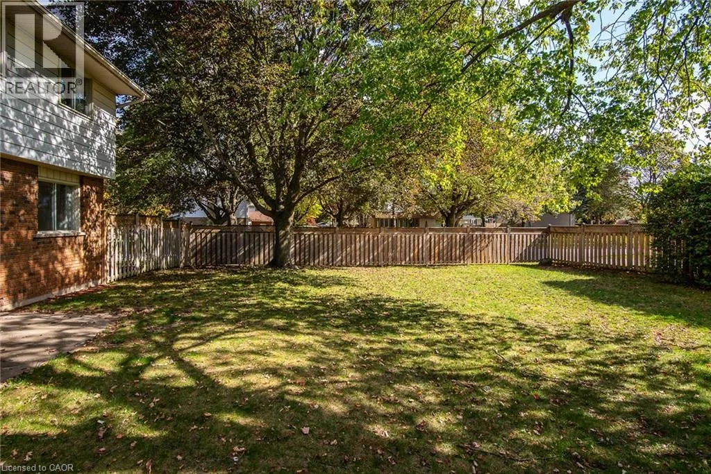 389 DUNVEGAN Drive
