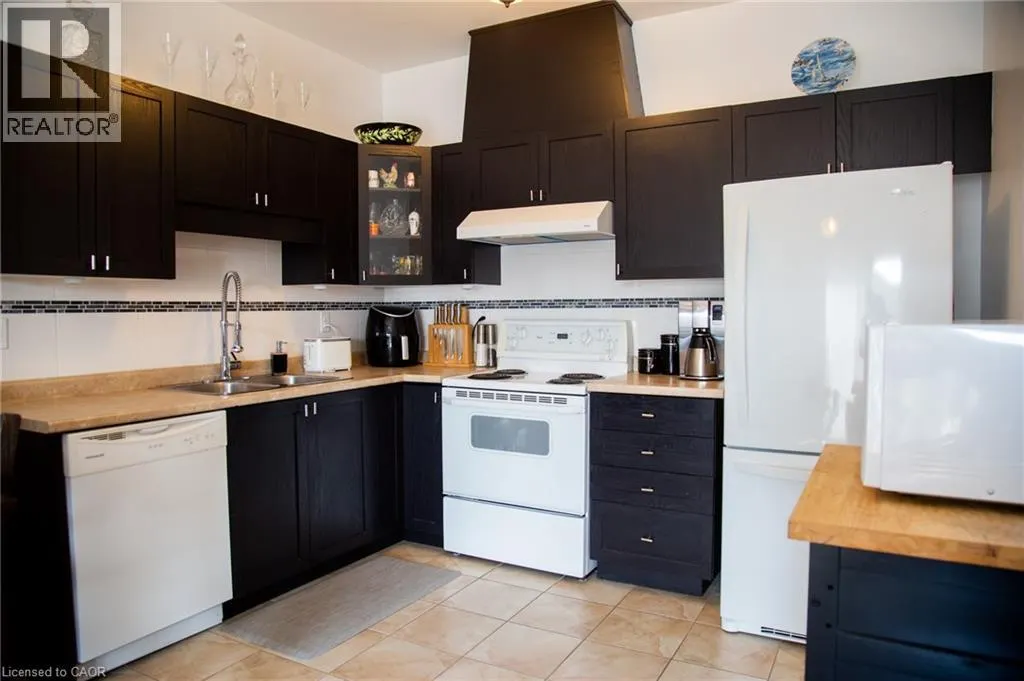 410 QUEEN Street S Unit# 25, #25