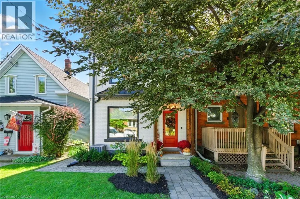 369 CHARLTON Avenue W
