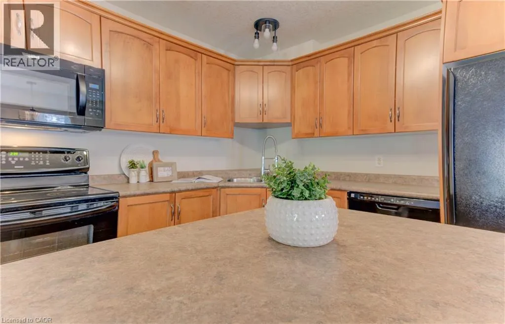 232 BUTTERCUP Court