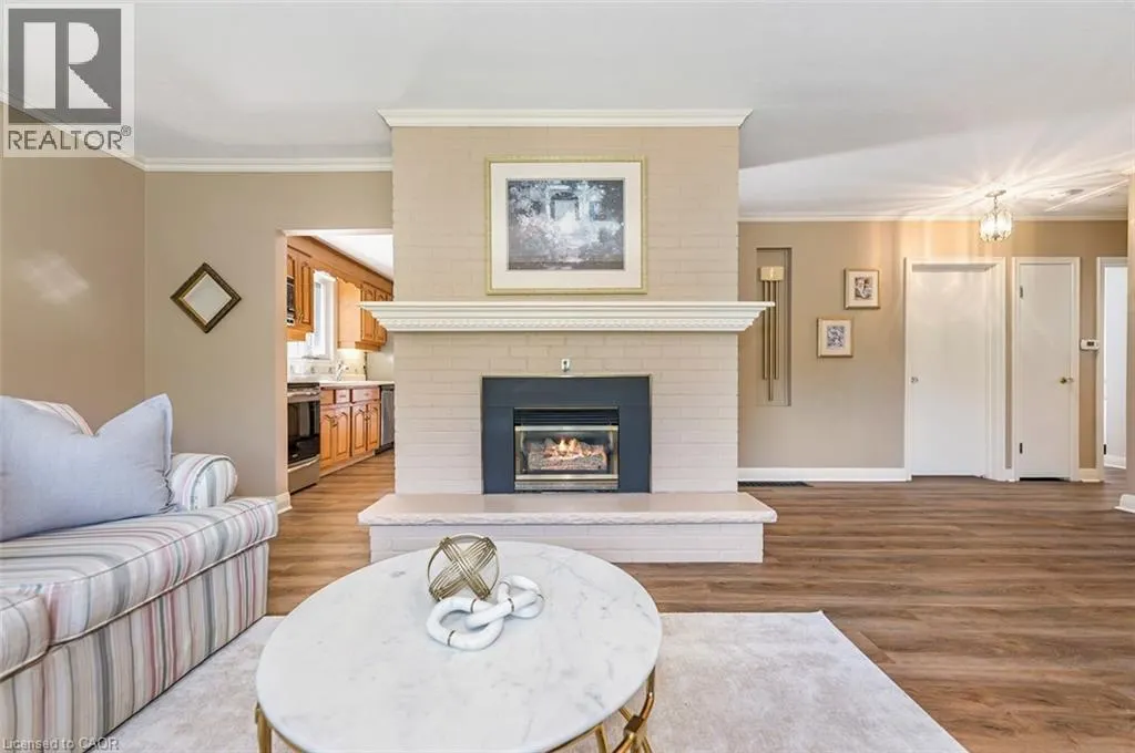 97 ELLIS Crescent S