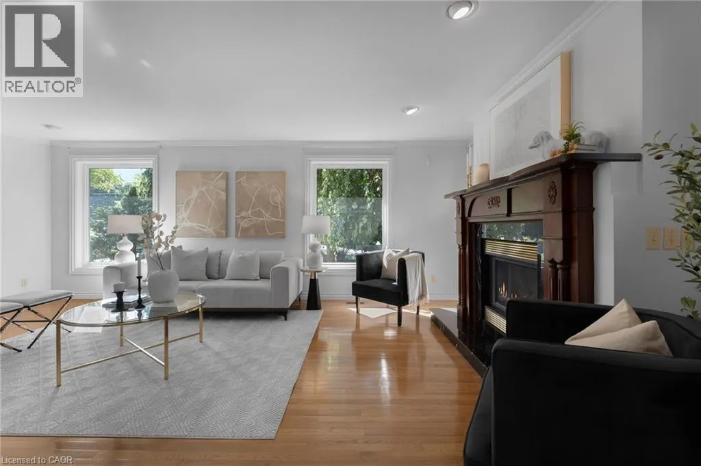 887 MONTGOMERY Drive