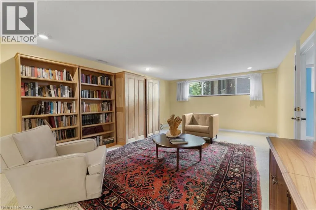 887 MONTGOMERY Drive