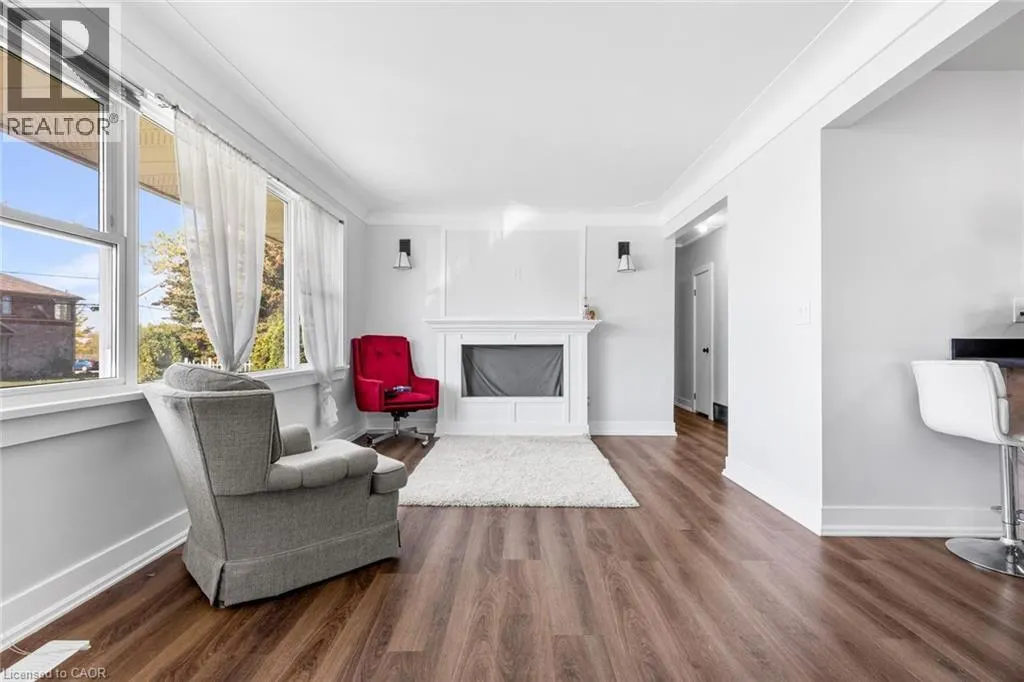 44 WEST Avenue