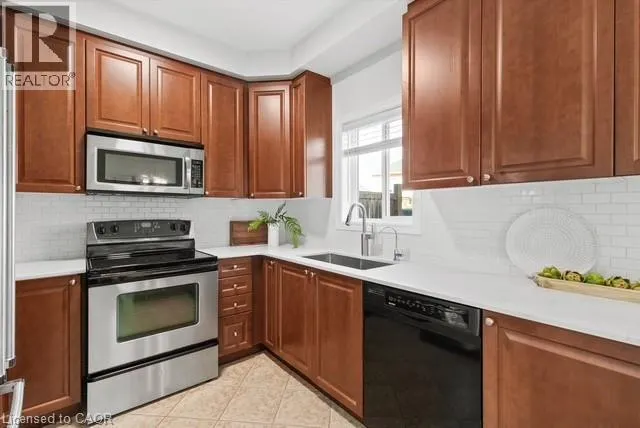 35 FIDDLEHEAD Crescent