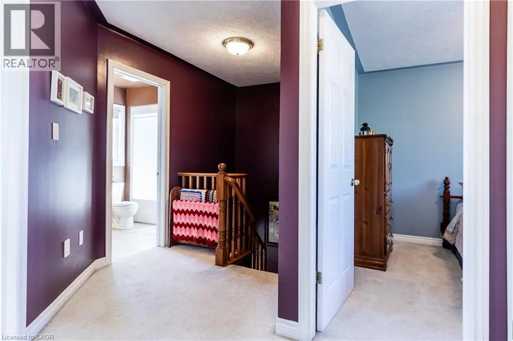 33 OAK Crescent