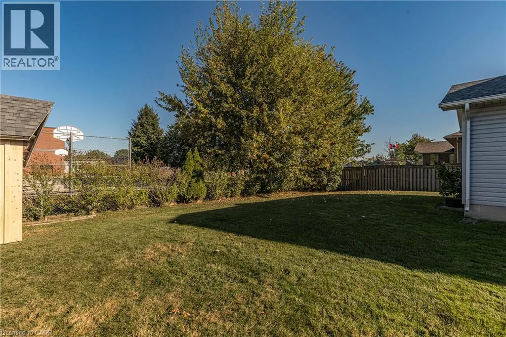 33 OAK Crescent