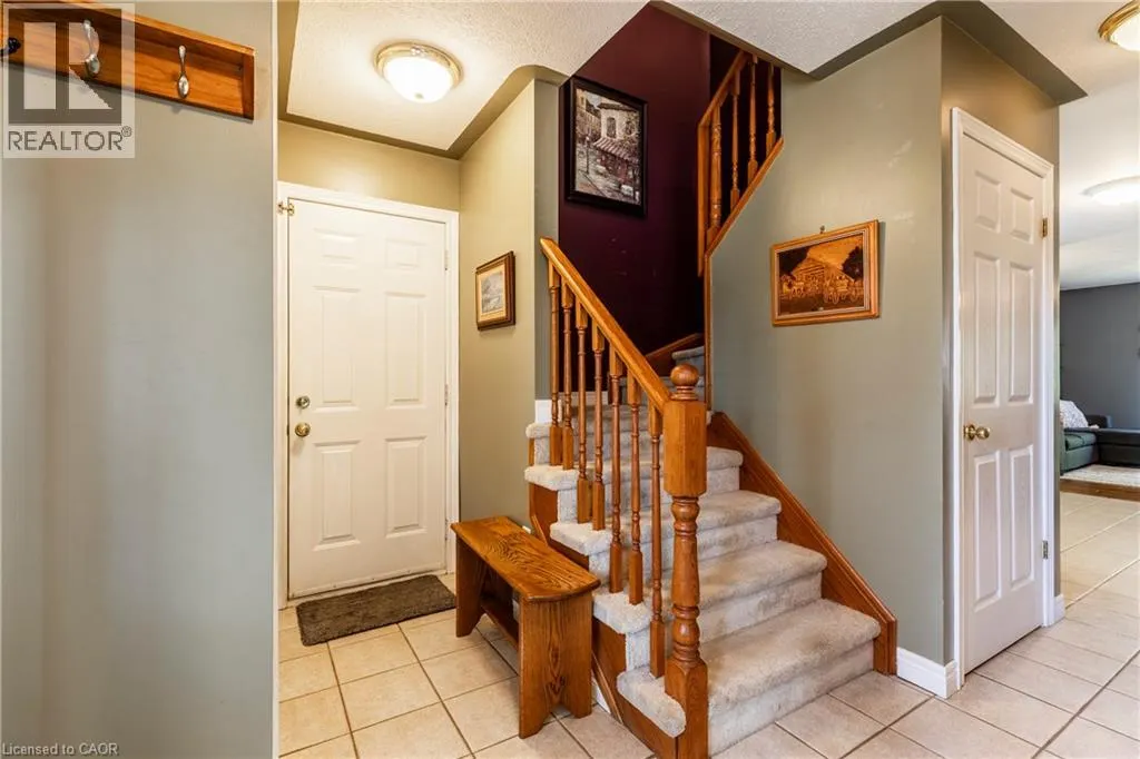 33 OAK Crescent