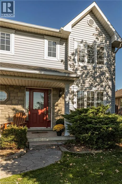 33 OAK Crescent
