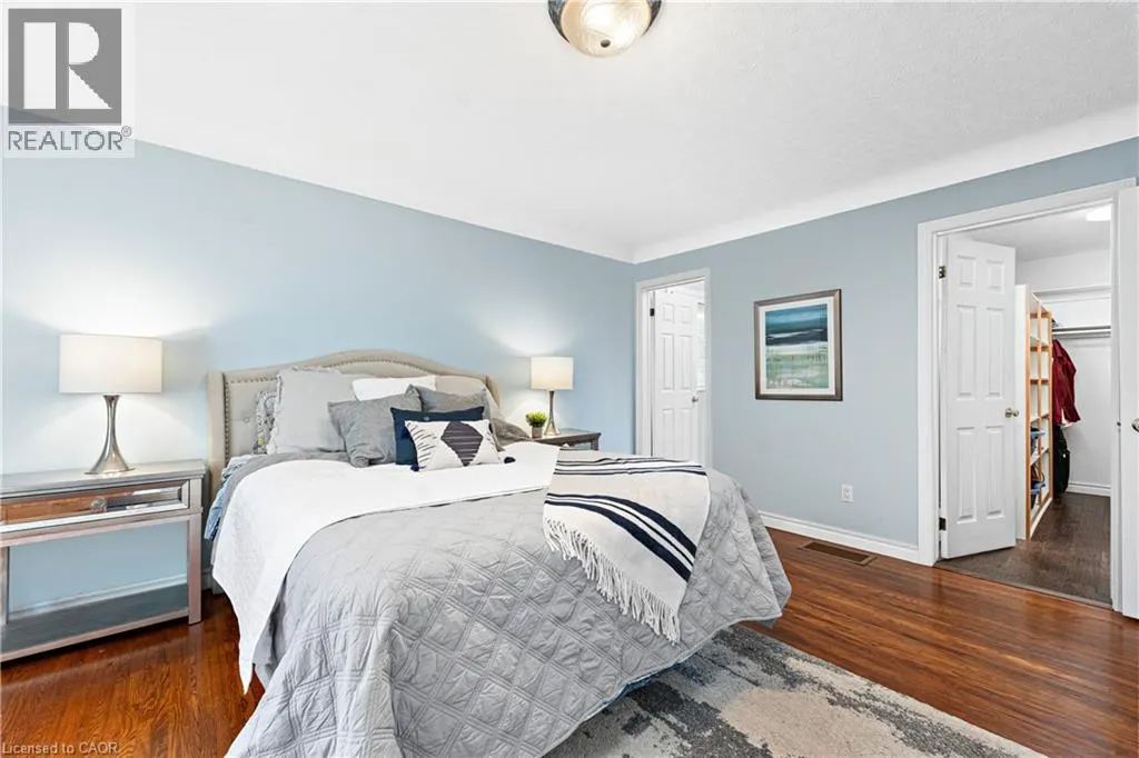56 DUNKELD Avenue