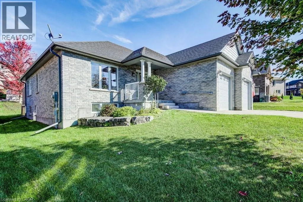 94 ANDREWS Drive W