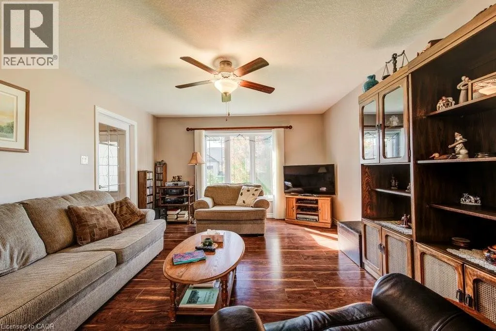 94 ANDREWS Drive W