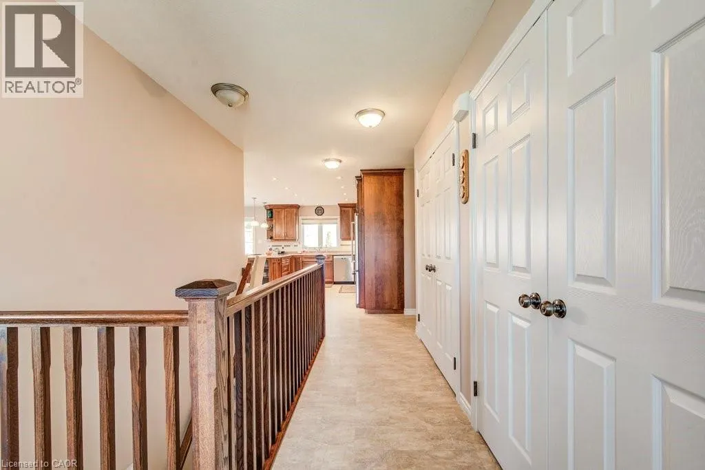 94 ANDREWS Drive W