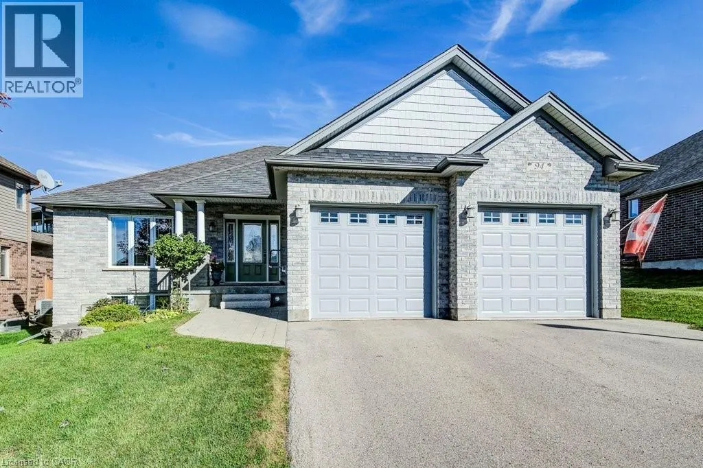 94 ANDREWS Drive W
