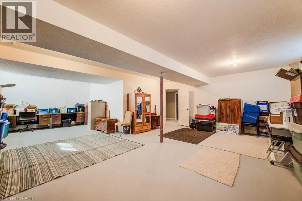 94 ANDREWS Drive W