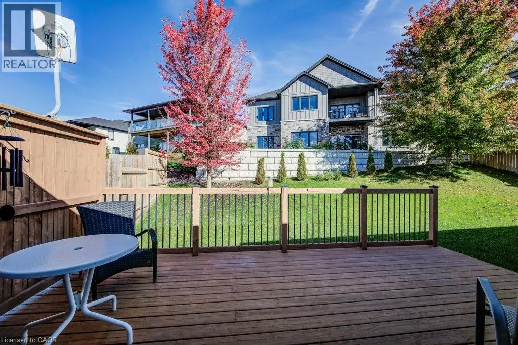 94 ANDREWS Drive W