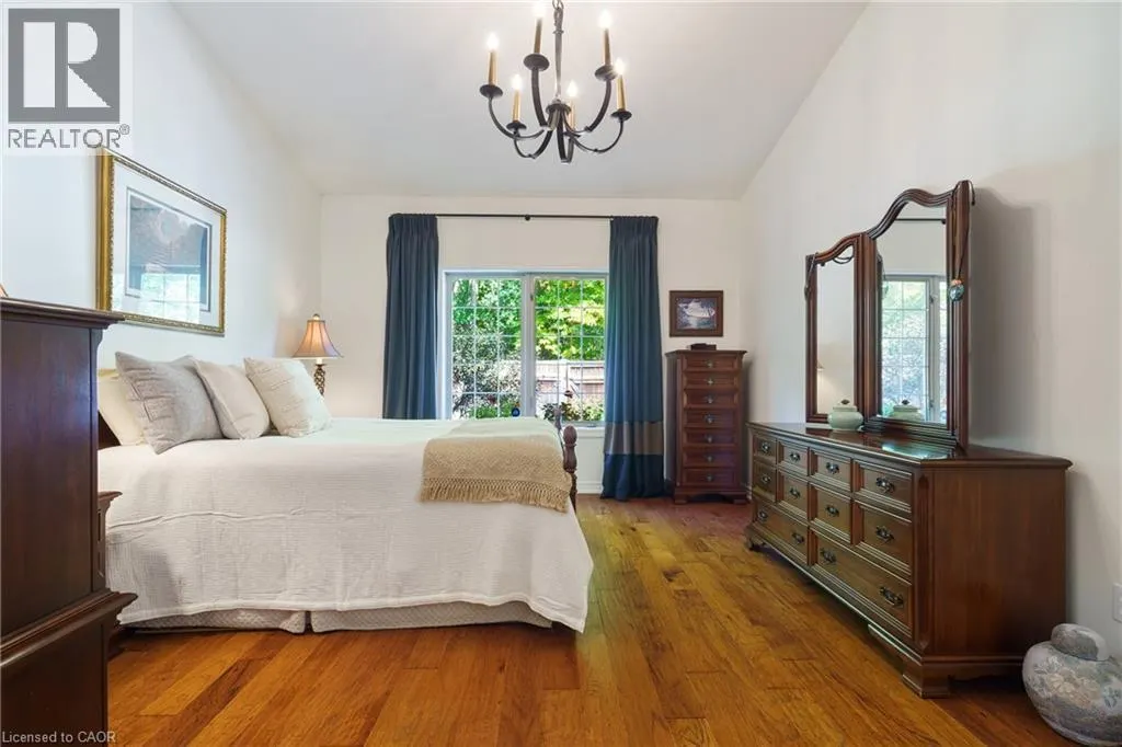 353 PARK Street W