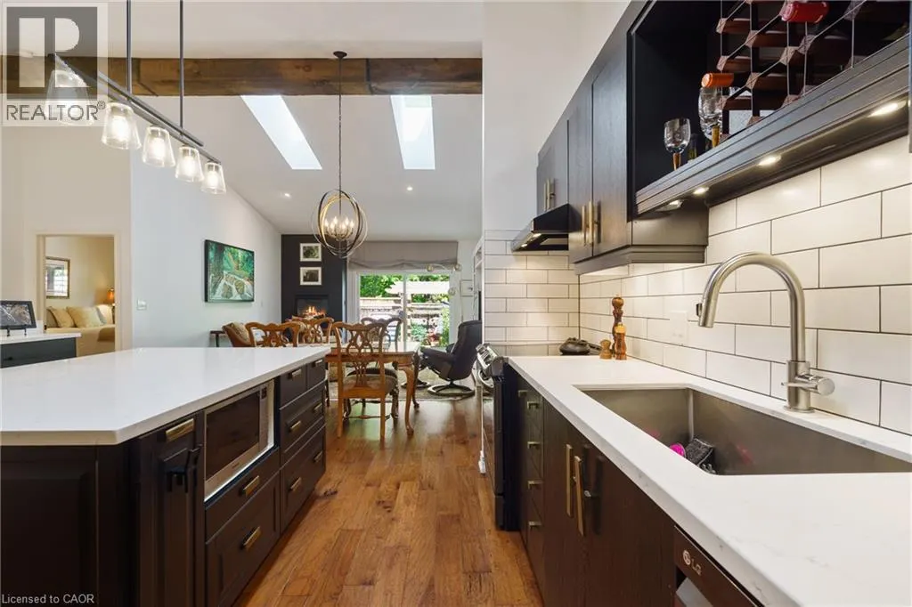 353 PARK Street W