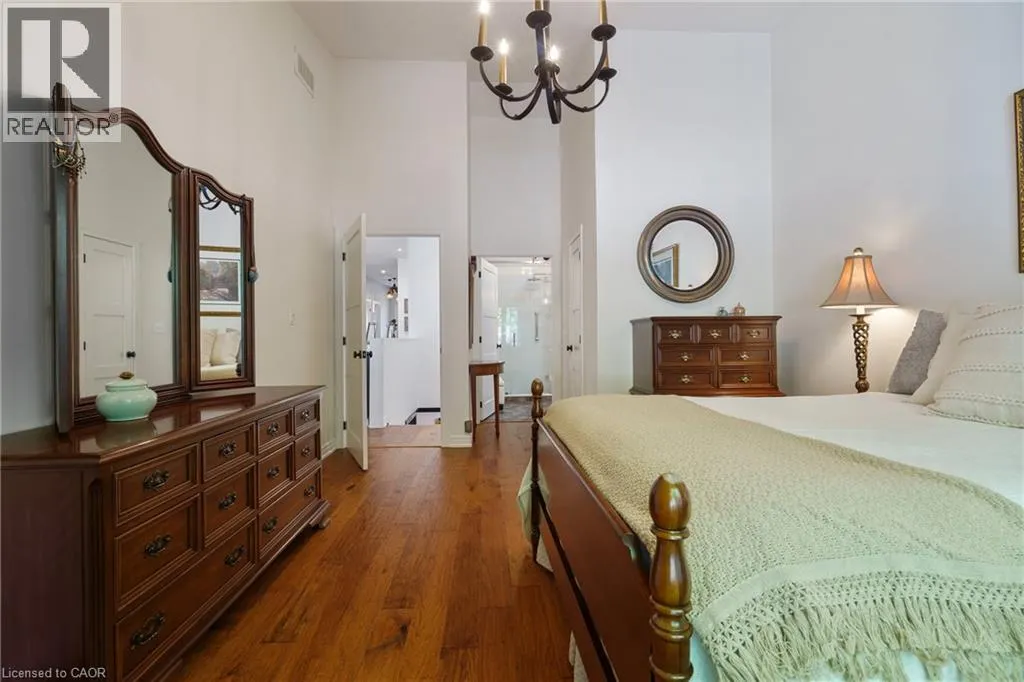 353 PARK Street W