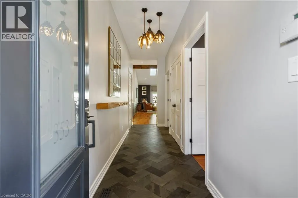 353 PARK Street W
