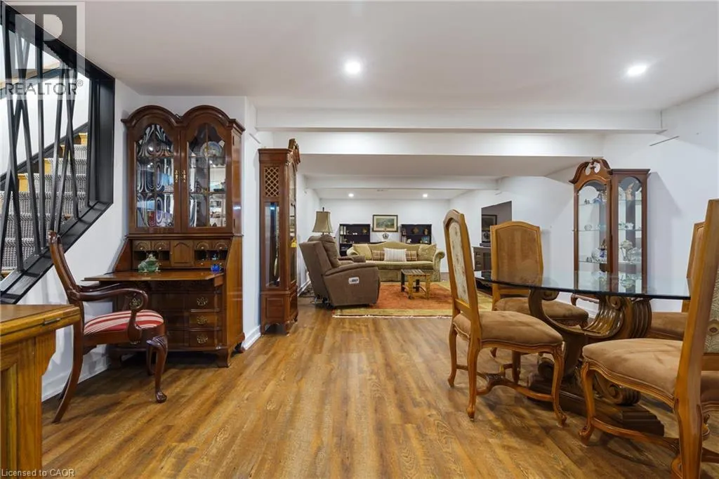 353 PARK Street W