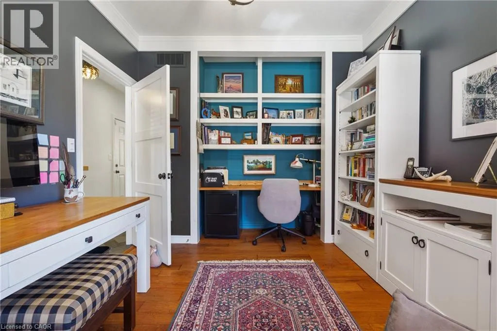 353 PARK Street W