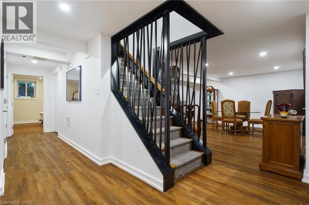 353 PARK Street W