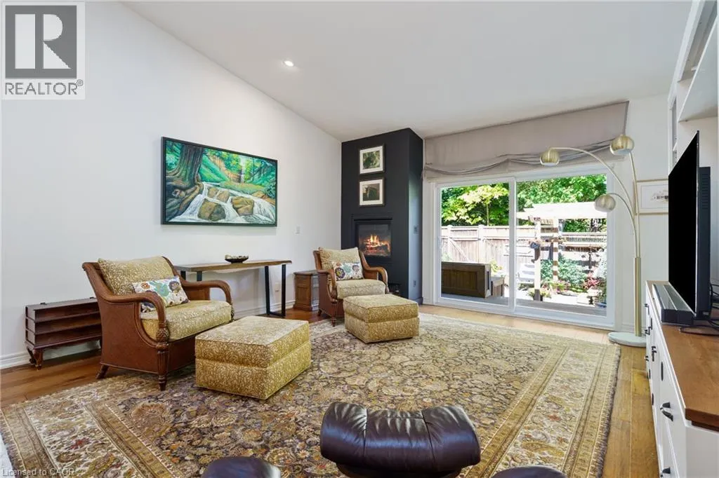 353 PARK Street W